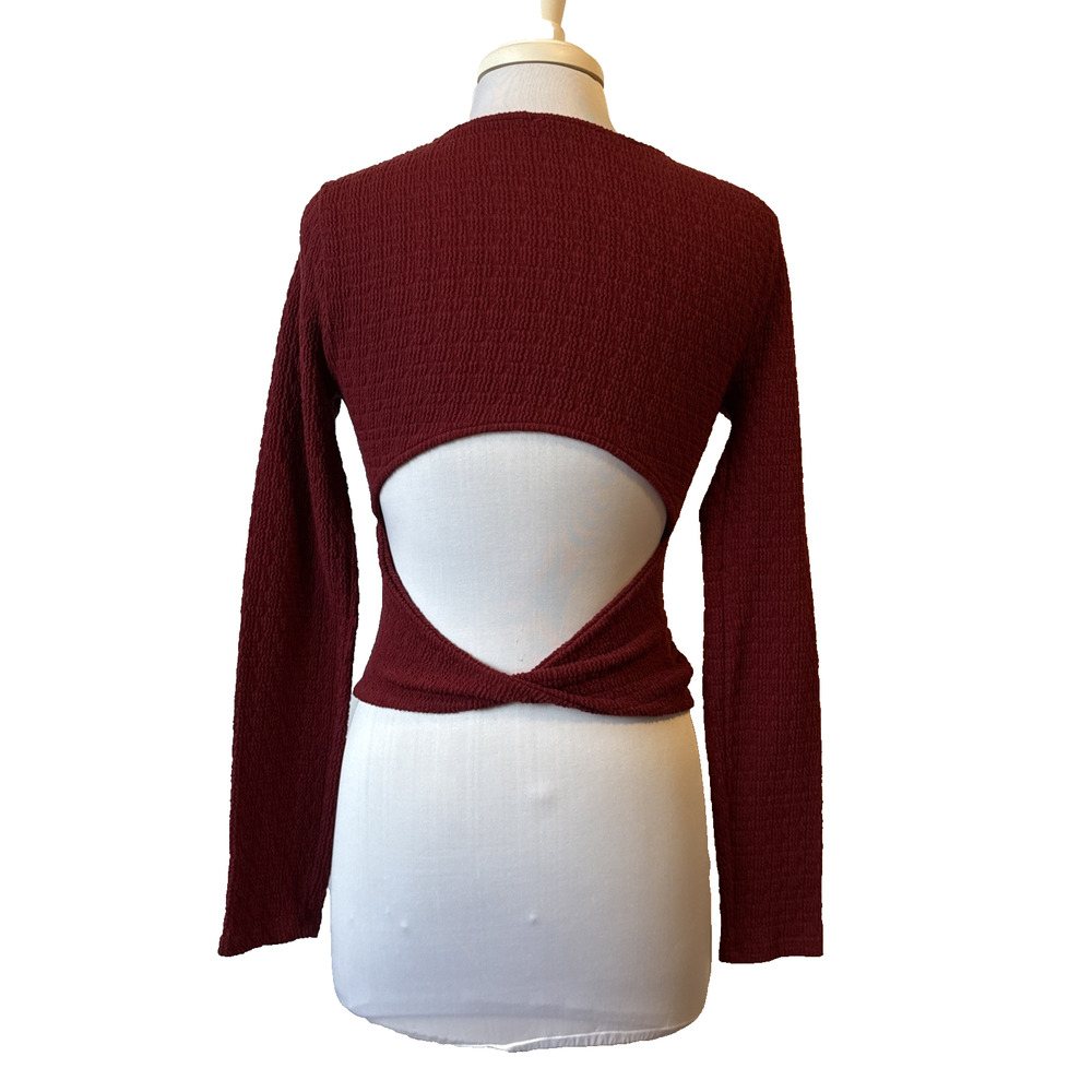 Lulus Women's M Sexy Iconic Twist Back Open Textured Long Sleeve Top Wine Red